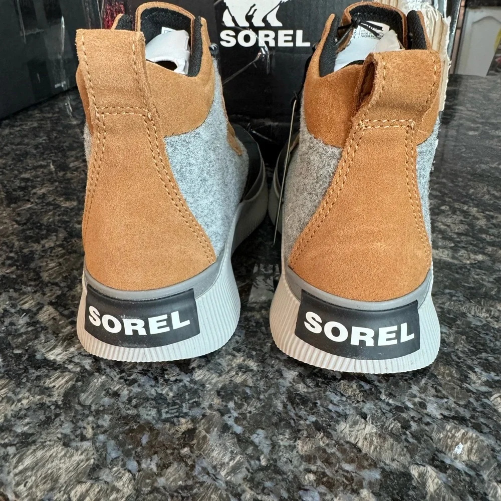 NEW SOREL Youth Size 3 Sorel Out N About IV Classic Waterproof Boots Winter Snow